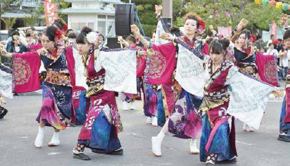 月下桜舞連（げっかおうぶれん） よさこい演舞披露